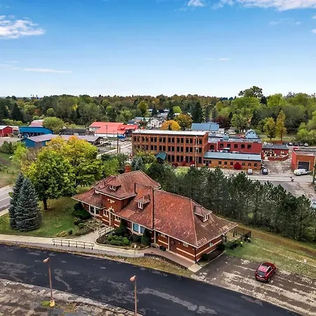Historic Springville Train Depot Inn Hotel Apartment Exterior photo